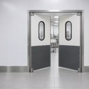 Жесткая маятниковая распашная дверь двустворчатая из сэндвич панелей 280*200